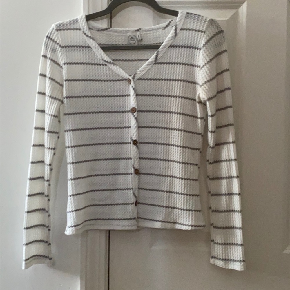 Paper Crane white and gray long sleeve size small